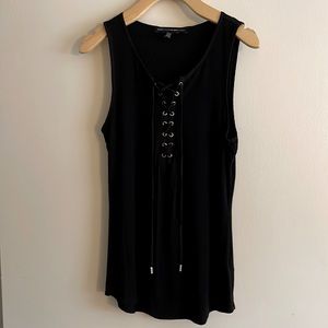 ✨2/15✨ Black lace up front with gold detailing. WHBM. EUC. Size small.